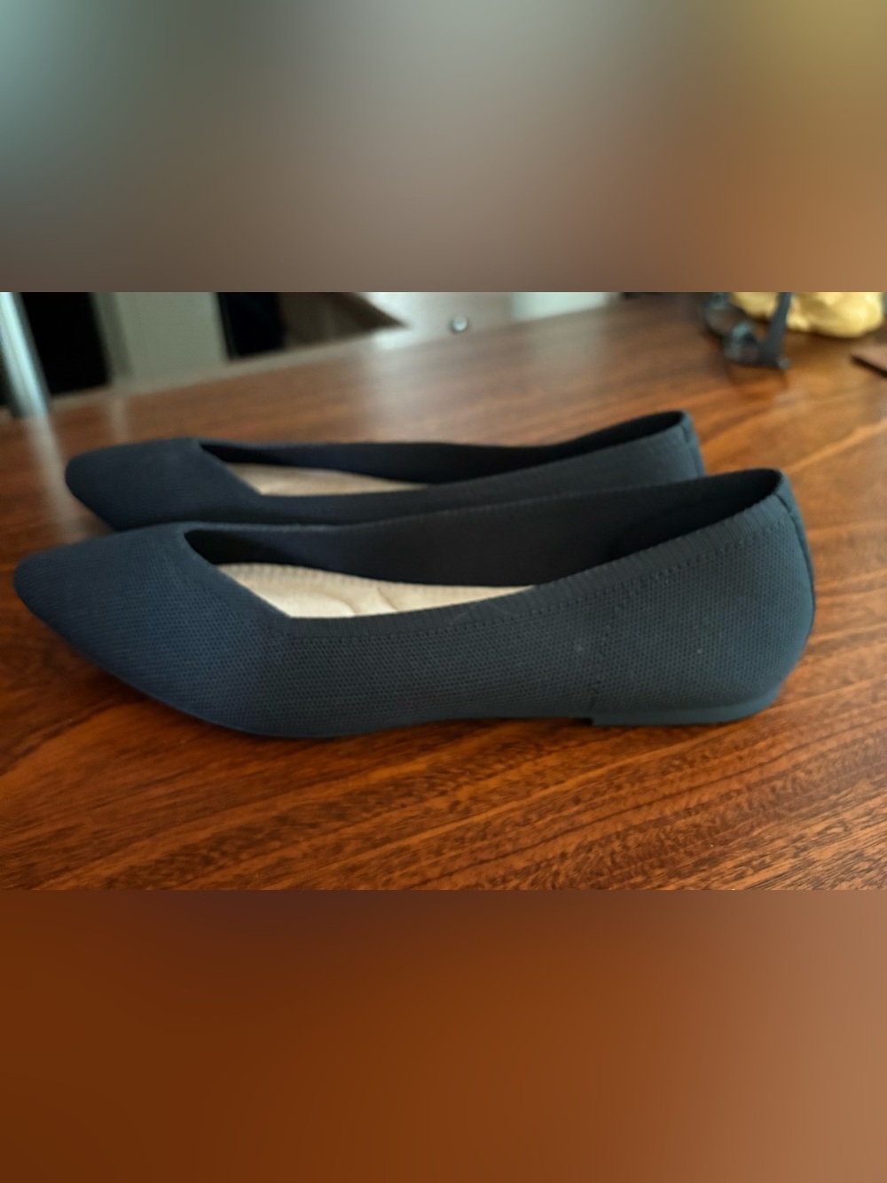 Old Navy Brand Black Pointed Toe Washable Flats
Women’s SZ 9